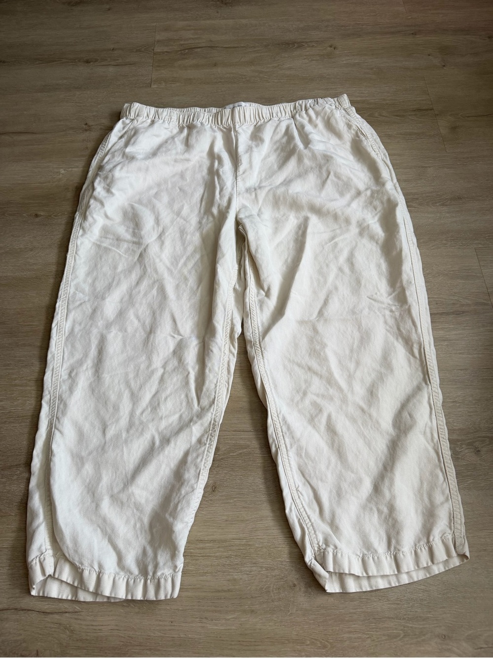 Abercrombie & Fitch Cream Pull On Pants Capris XL Short